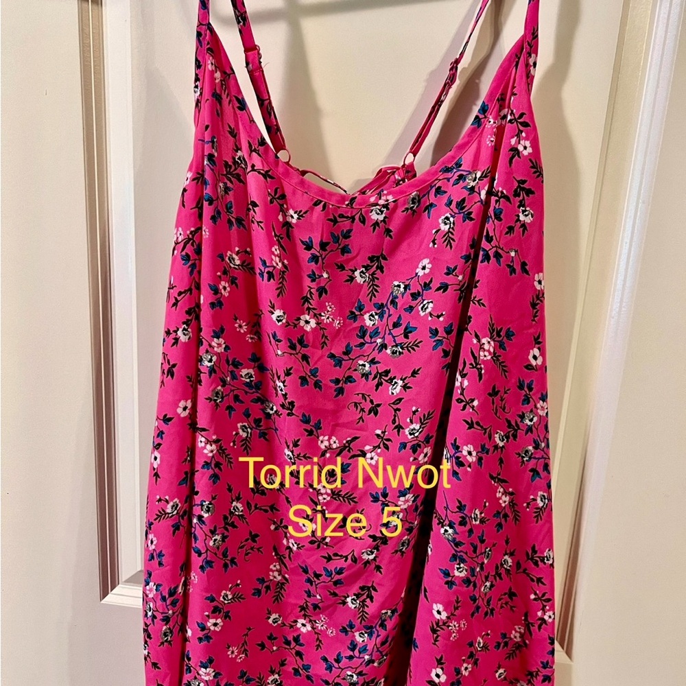 NWOT Torrid Size 5 Pink Floral Tank Top
